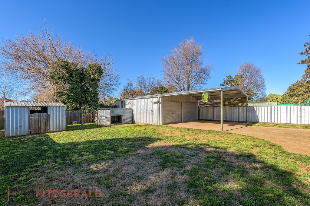 22 Endsleigh Avenue, Orange NSW 2800 - photo 12