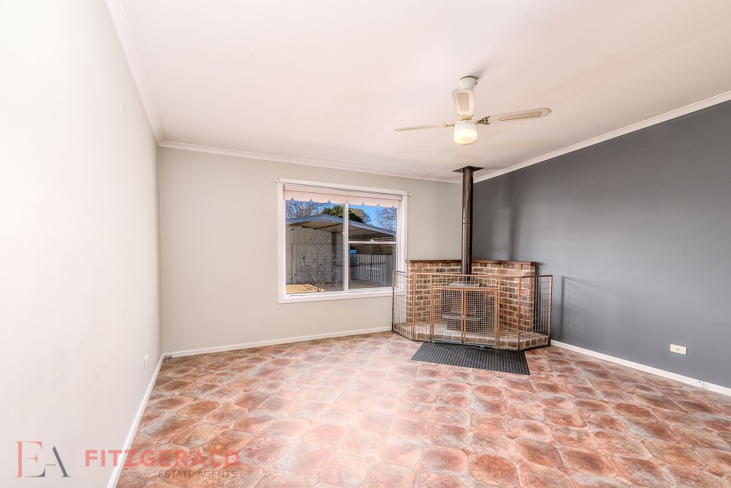 22 Endsleigh Avenue, Orange NSW 2800 - photo 3