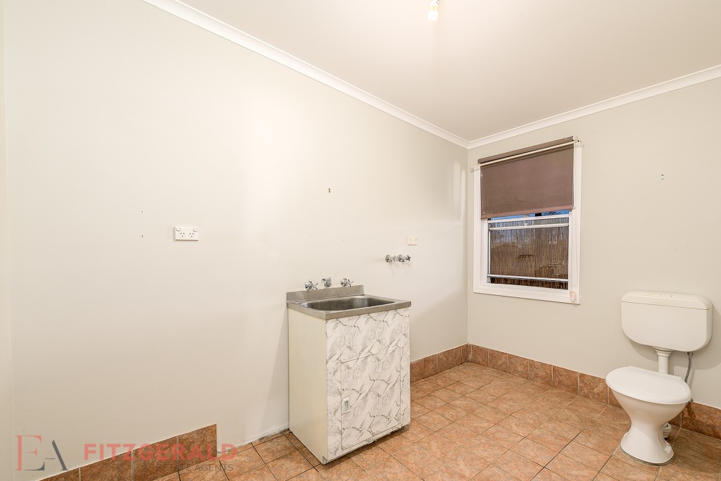22 Endsleigh Avenue, Orange NSW 2800 - photo 9
