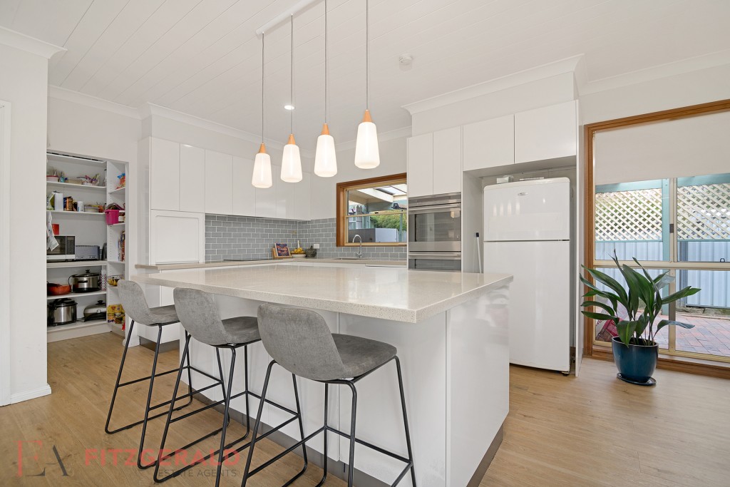 7 Lyrebird Place, Orange NSW 2800 - photo 2