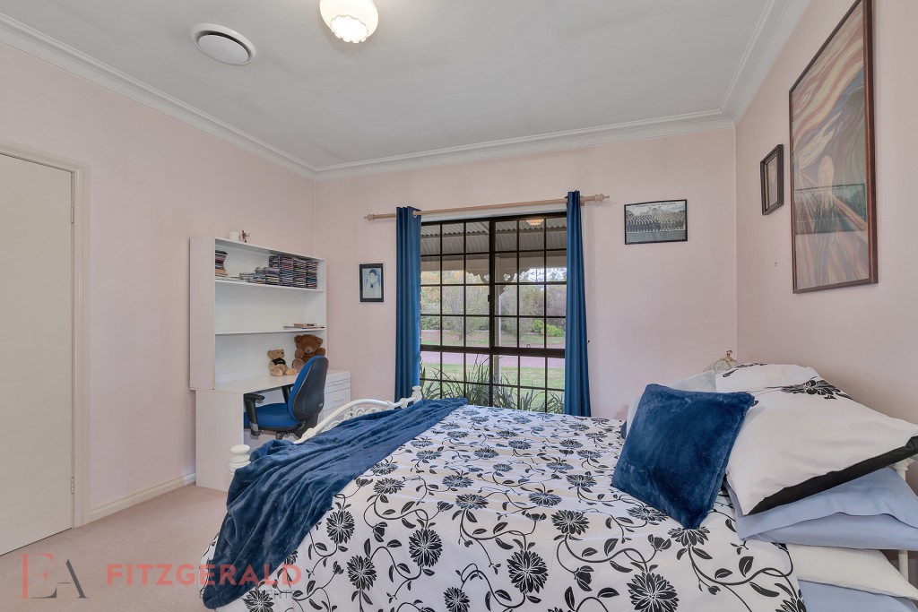 6 Borrodell Drive, Orange NSW 2800 - photo 12