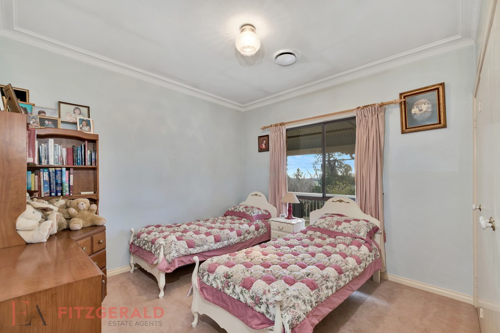 6 Borrodell Drive, Orange NSW 2800 - photo 13