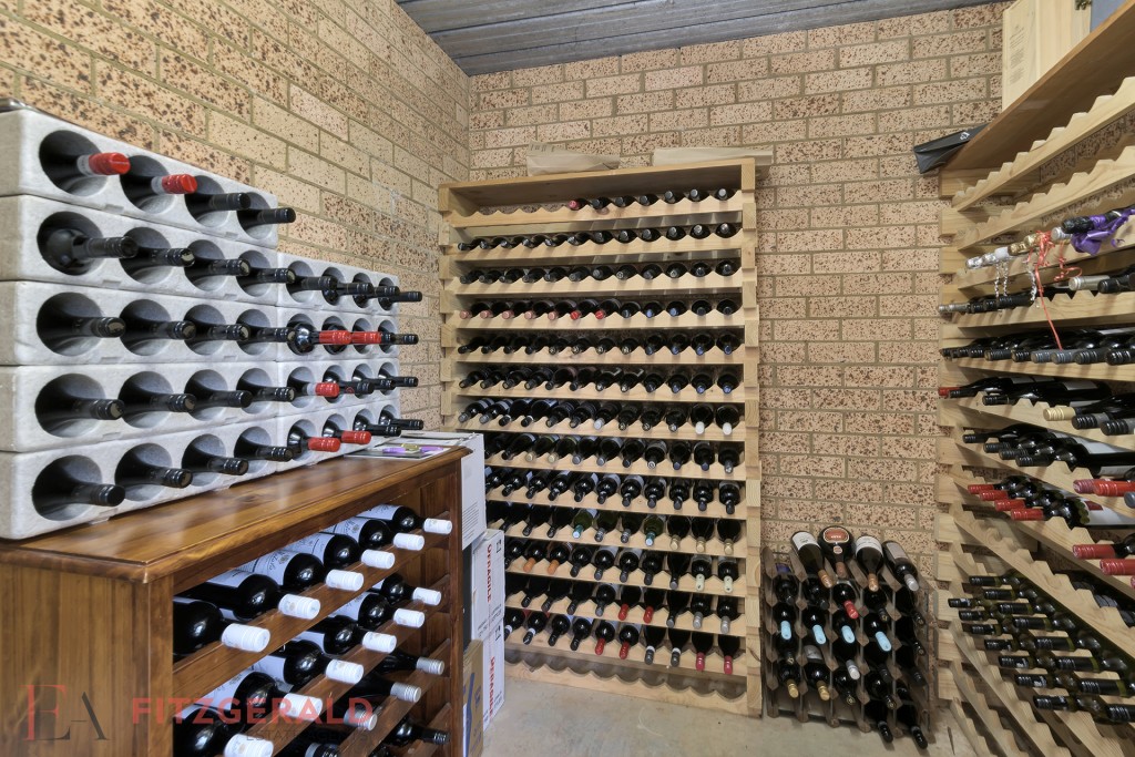 6 Borrodell Drive, Orange NSW 2800 - photo 16