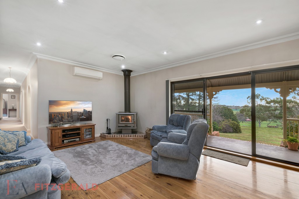 6 Borrodell Drive, Orange NSW 2800 - photo 3
