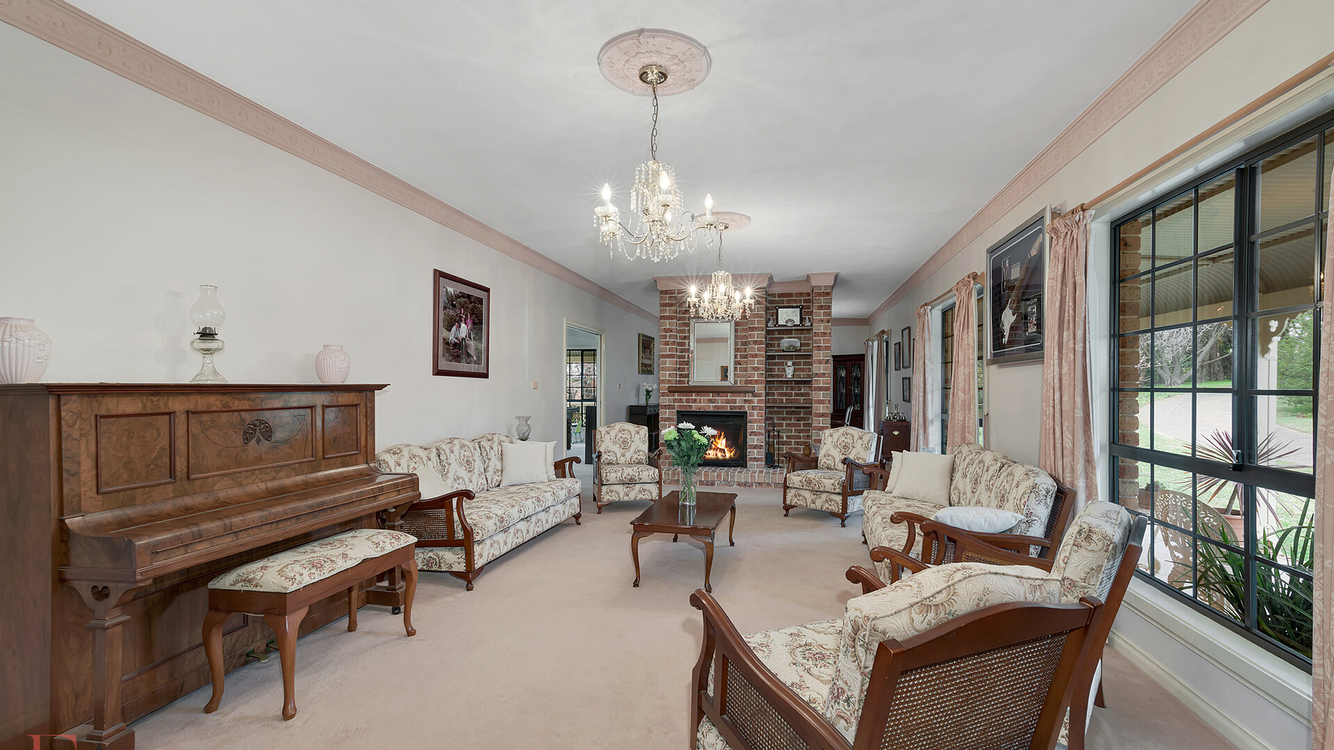 6 Borrodell Drive, Orange NSW 2800 - photo 4