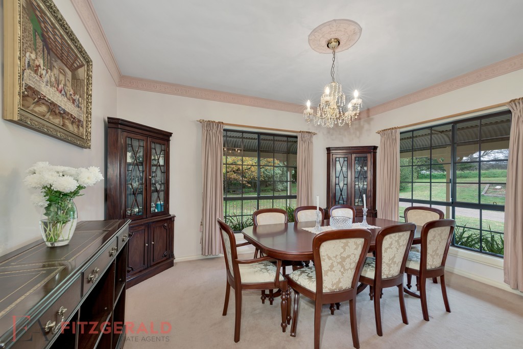 6 Borrodell Drive, Orange NSW 2800 - photo 5