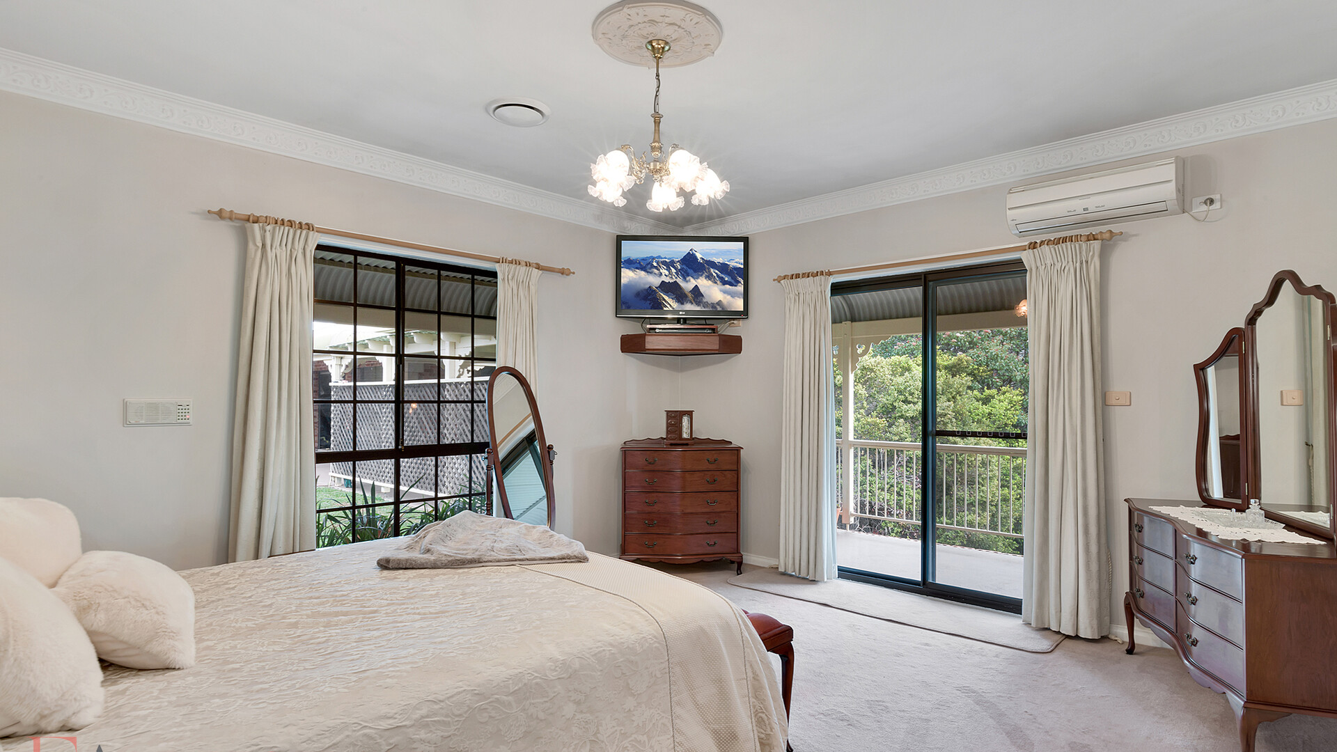 6 Borrodell Drive, Orange NSW 2800 - photo 10