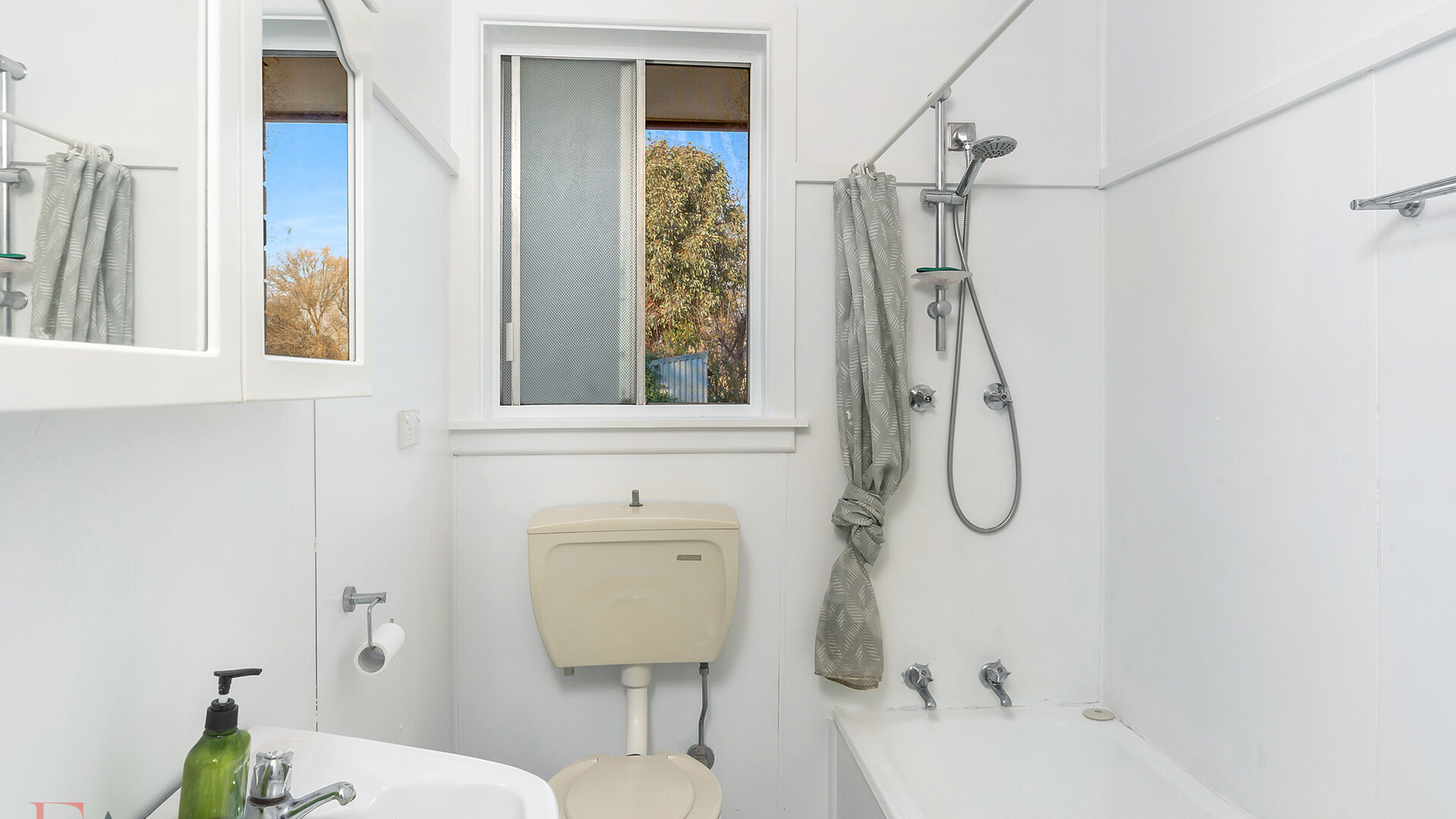 18 Stillingfleet Street, Blayney NSW 2799 - photo 9