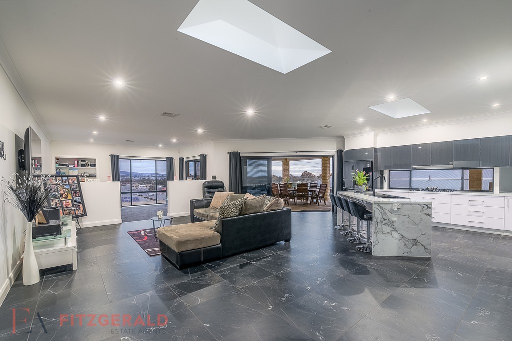 21 Camellia Place, Orange NSW 2800 - photo 2