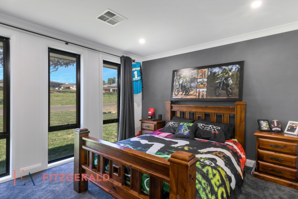 21 Camellia Place, Orange NSW 2800 - photo 7
