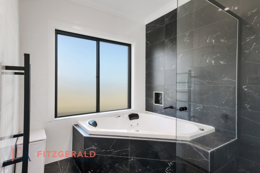 21 Camellia Place, Orange NSW 2800 - photo 10