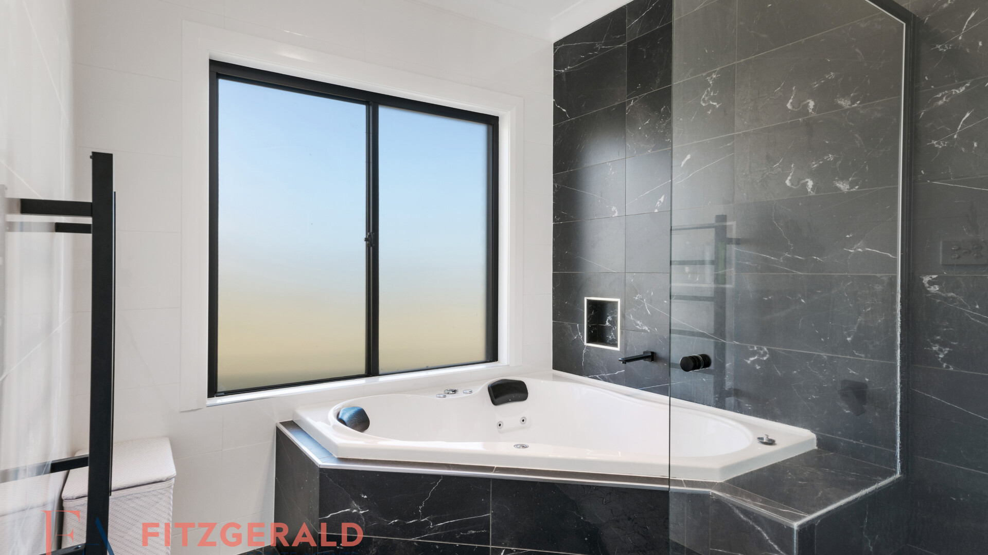 21 Camellia Place, Orange NSW 2800 - photo 10