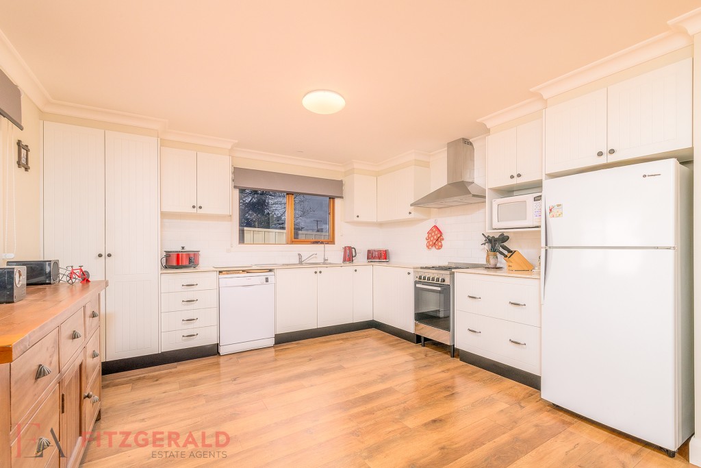 9 Curran Street, Orange NSW 2800 - photo 6
