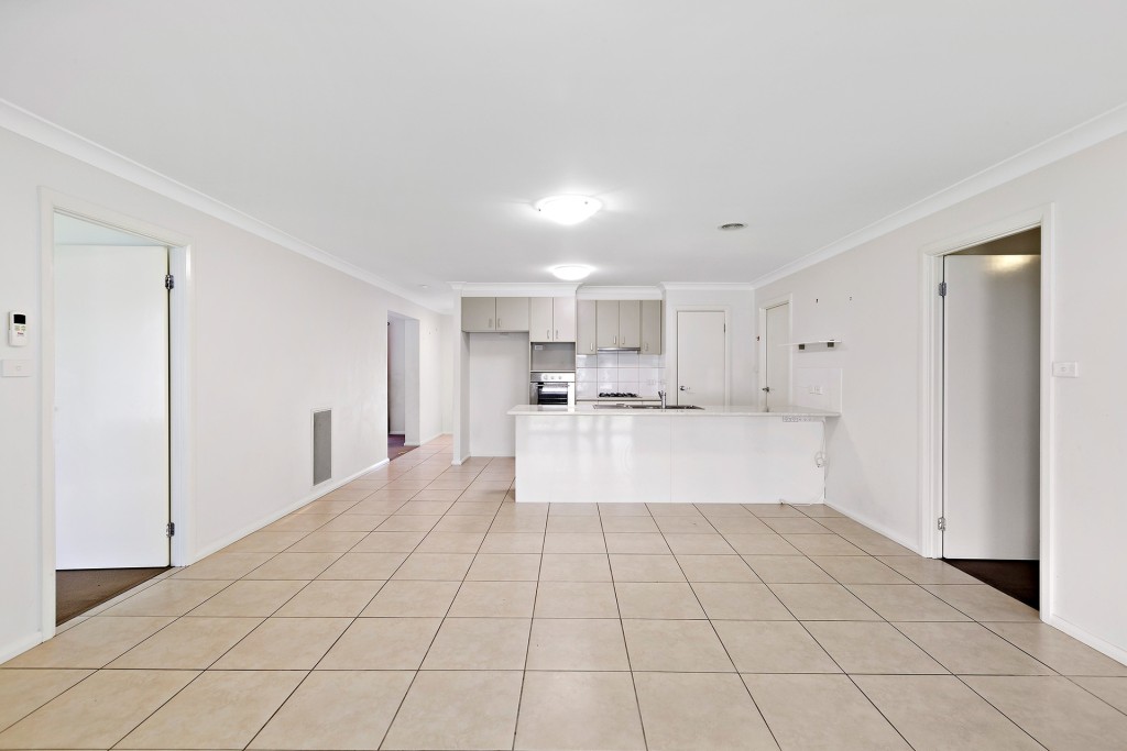 5 Buckland Drive, Orange NSW 2800 - photo 2
