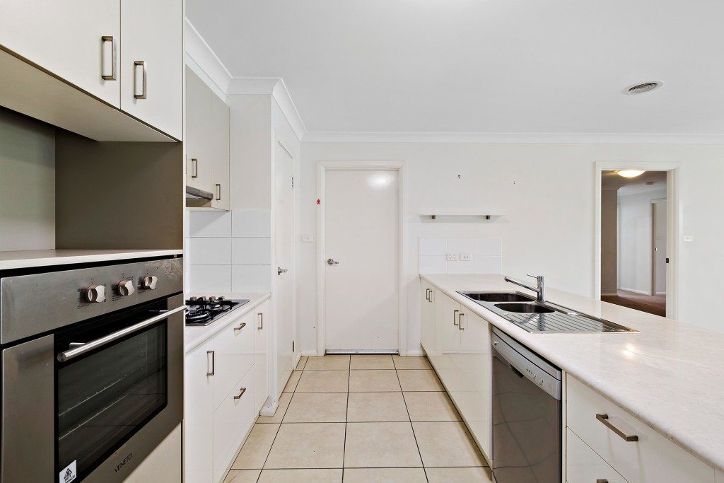 5 Buckland Drive, Orange NSW 2800 - photo 3