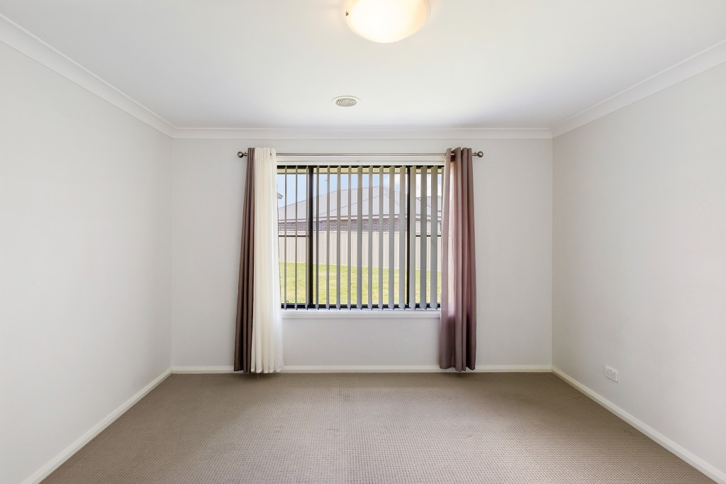 5 Buckland Drive, Orange NSW 2800 - photo 6