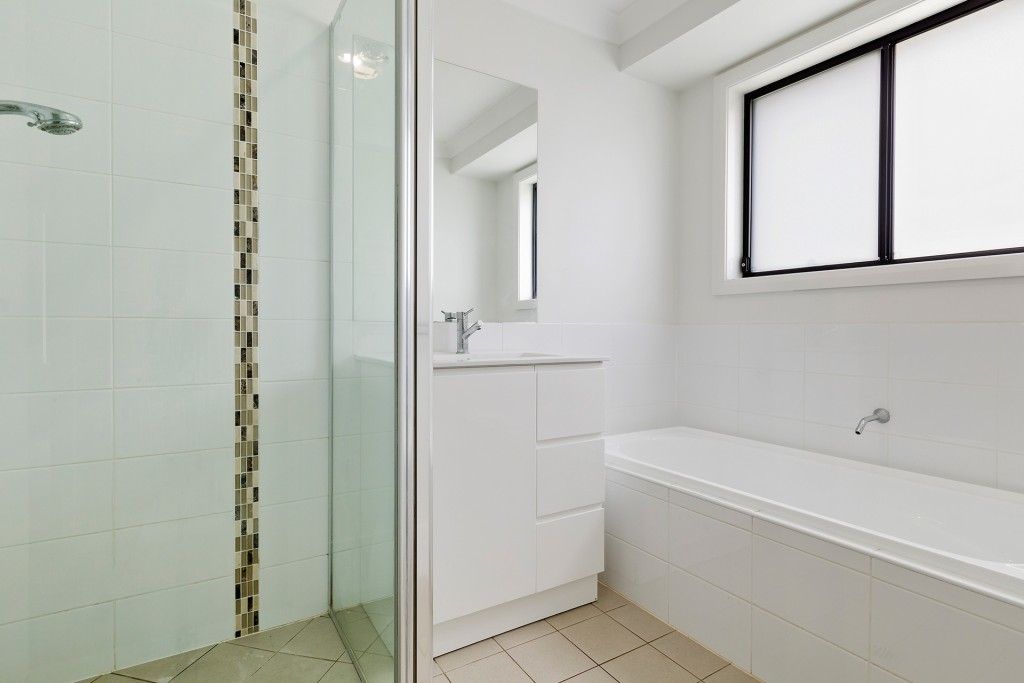 5 Buckland Drive, Orange NSW 2800 - photo 8