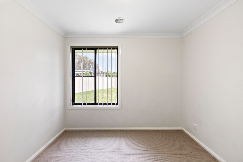 5 Buckland Drive, Orange NSW 2800 - photo 10