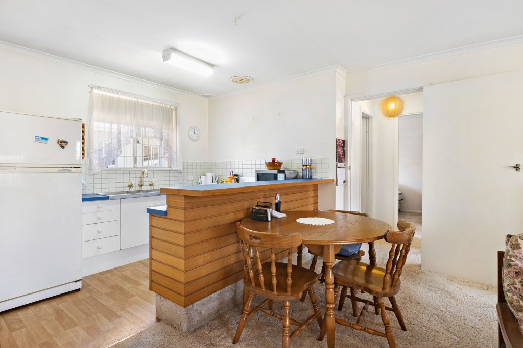 2/98 Kenna Street, Orange NSW 2800 - photo 5