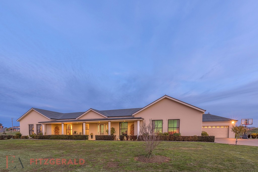 77 Dean Drive, Orange NSW 2800 - McGrath Central West
