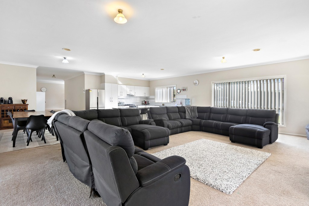 24 Jonathon Road, Orange NSW 2800 - photo 5