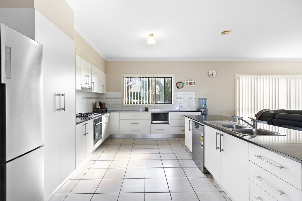 24 Jonathon Road, Orange NSW 2800 - photo 6