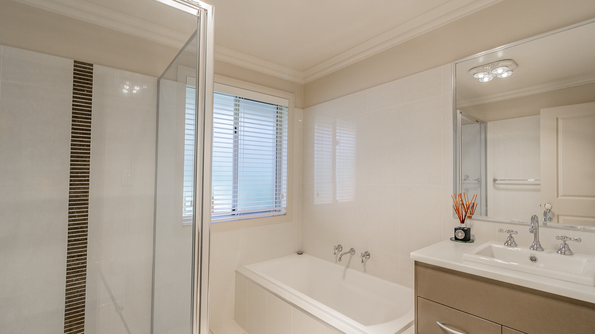 19 Isaac Drive, Orange NSW 2800 - photo 11