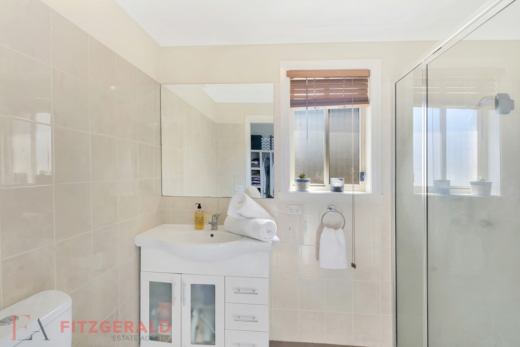 22 Lucknow Street, Spring Hill NSW 2800 - photo 4