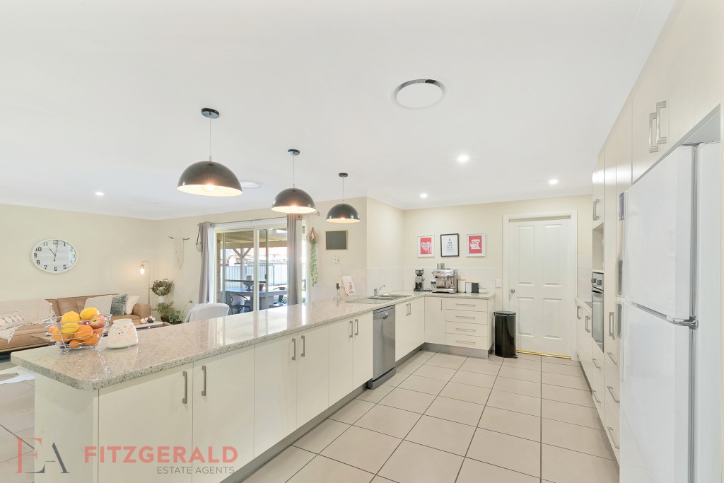 22 Lucknow Street, Spring Hill NSW 2800 - photo 5