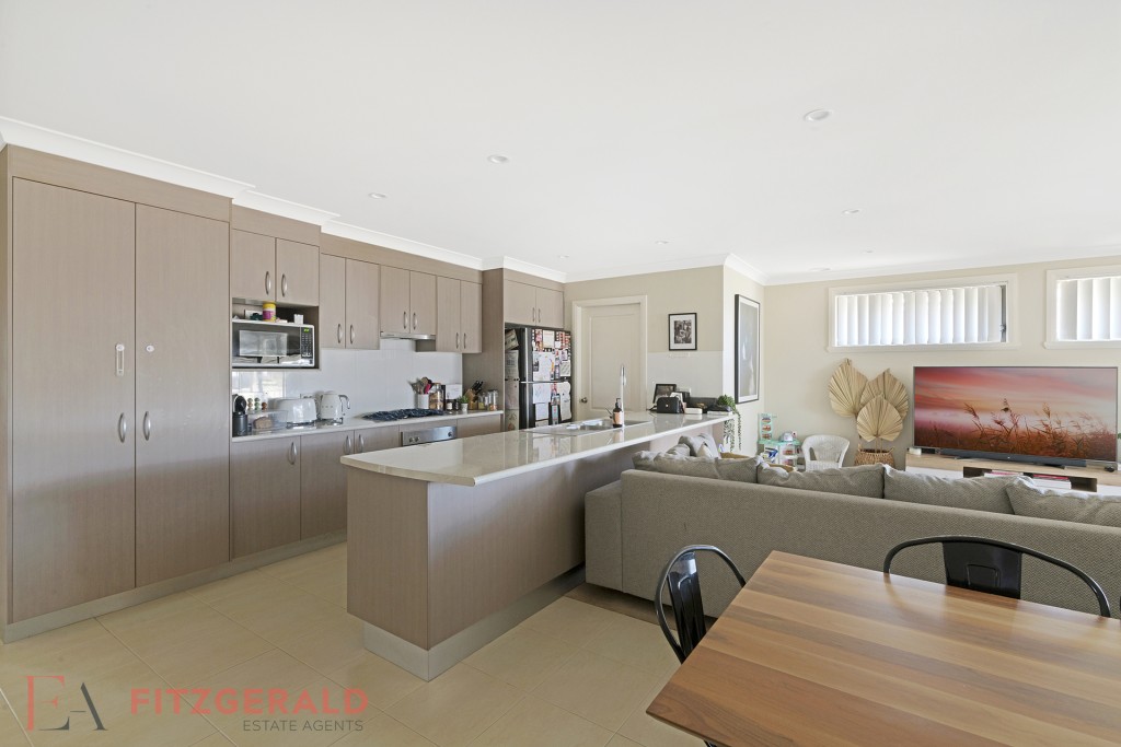 5 Stewart Close, Orange NSW 2800 - photo 2