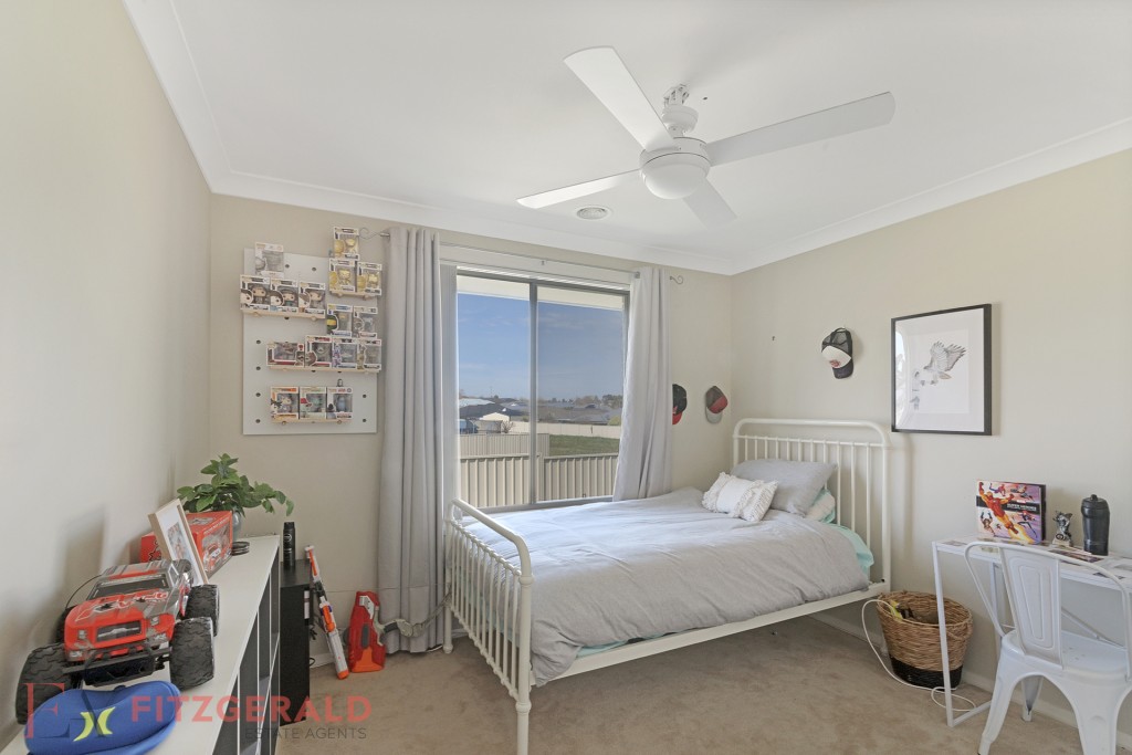 5 Stewart Close, Orange NSW 2800 - photo 6