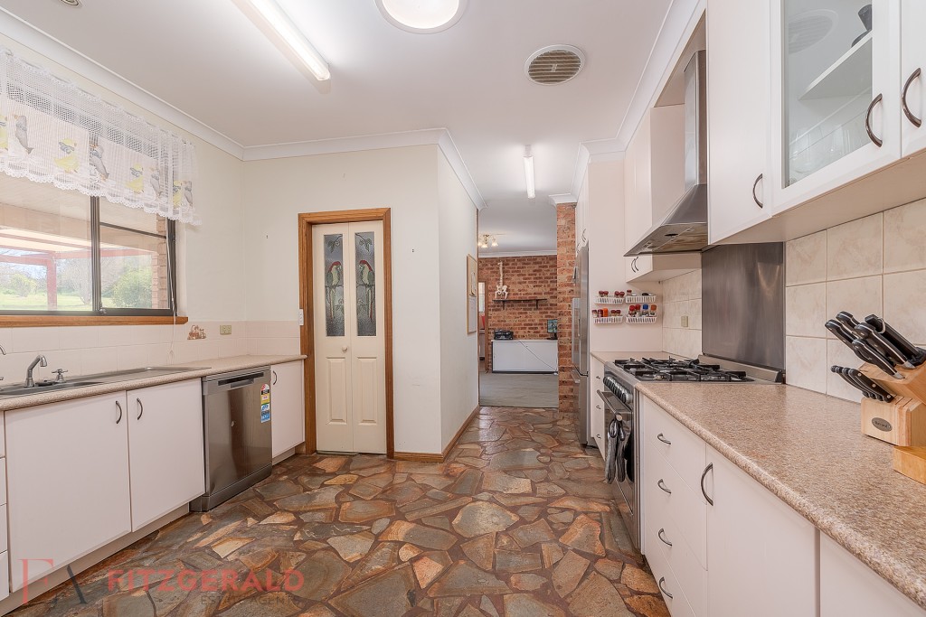 75 Riddell Street, Molong NSW 2866 - photo 2