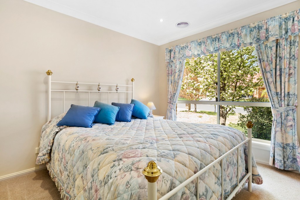 18 Goldfinch Way, Orange NSW 2800 - photo 11