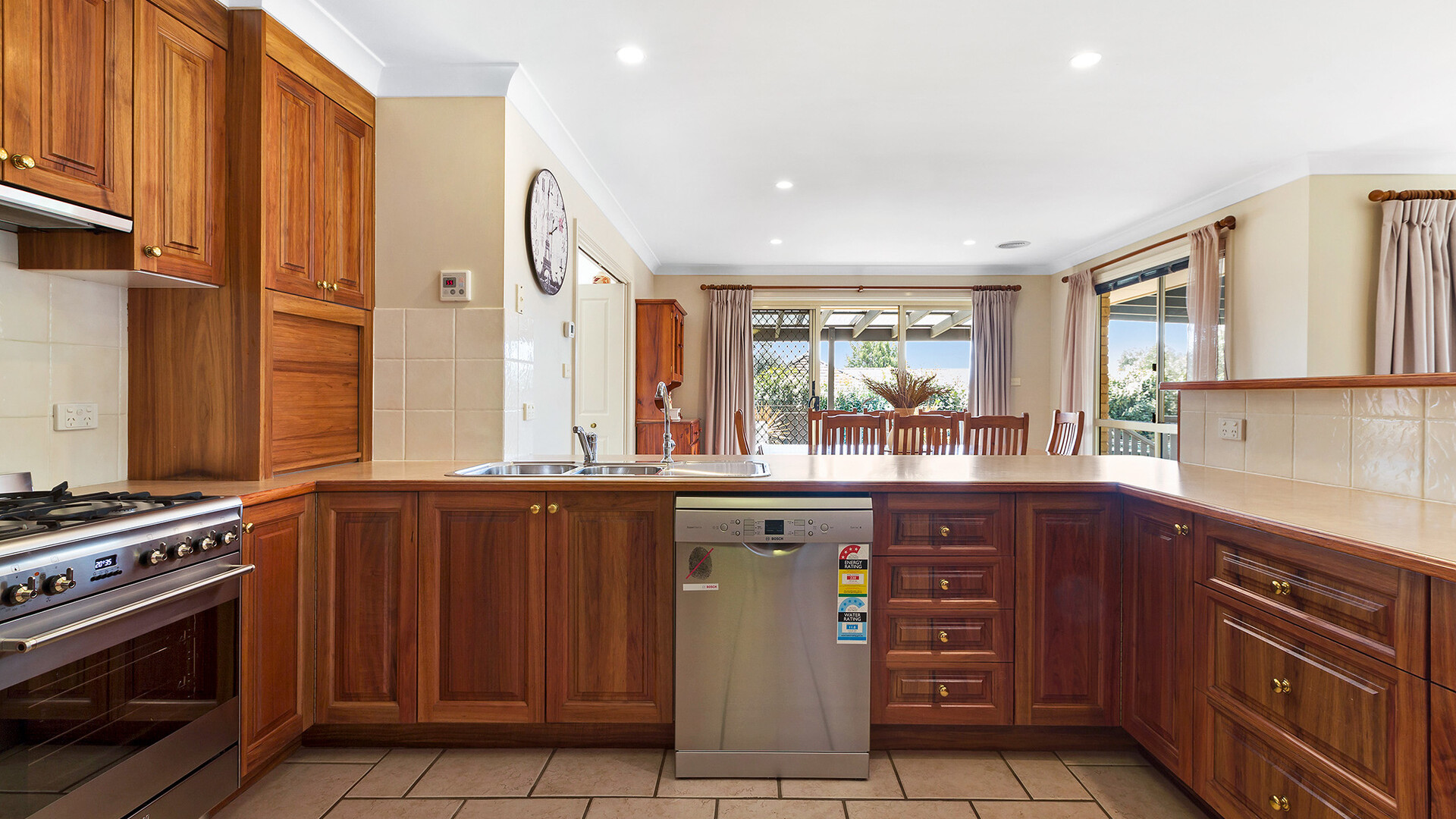 18 Goldfinch Way, Orange NSW 2800 - photo 4