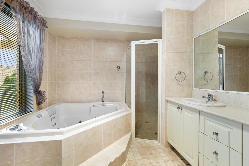 18 Goldfinch Way, Orange NSW 2800 - photo 10