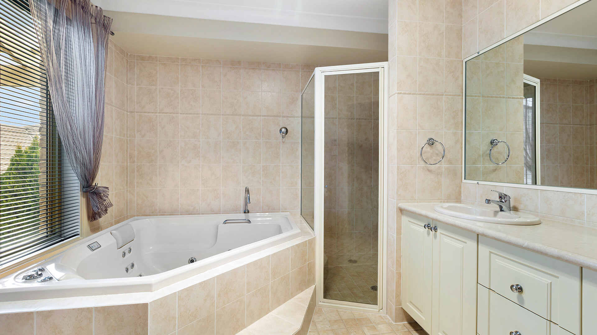 18 Goldfinch Way, Orange NSW 2800 - photo 10