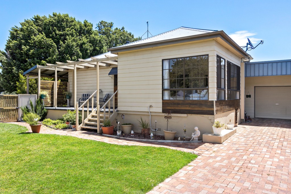 29 Churchill Avenue, Orange NSW 2800 - photo 11