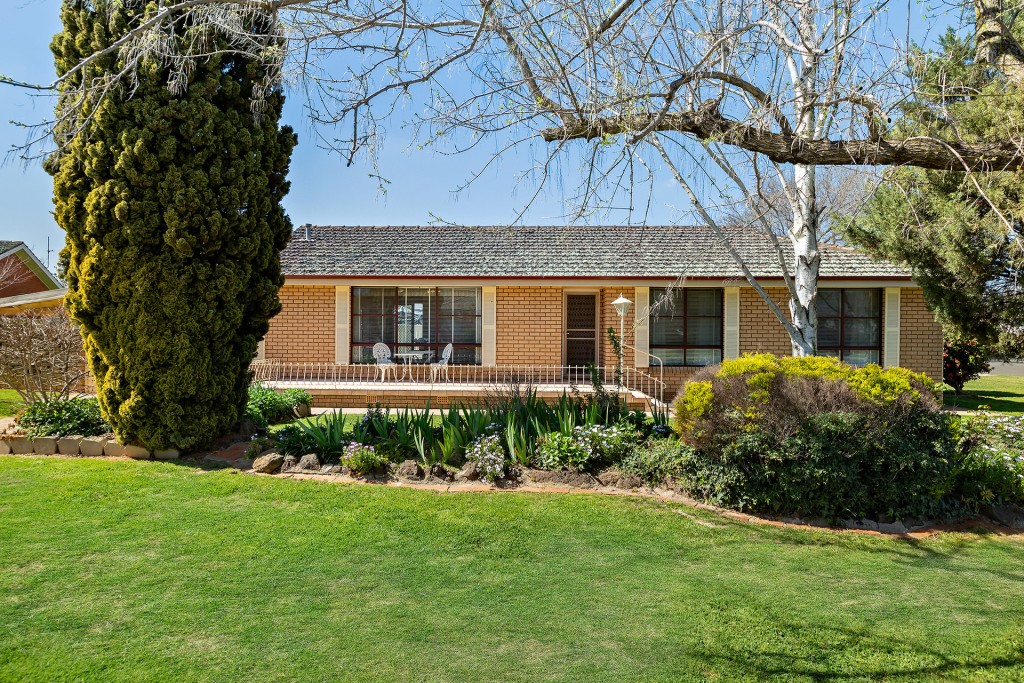 93 Icely Road, Orange NSW 2800 - photo 16