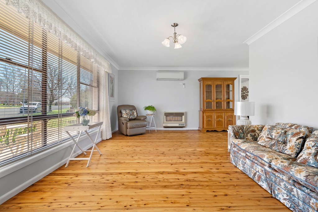 93 Icely Road, Orange NSW 2800 - photo 5