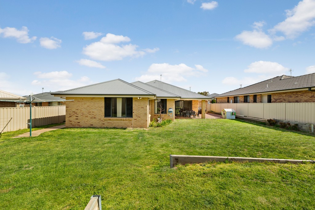 44 Diamond Drive, Orange NSW 2800 - photo 10