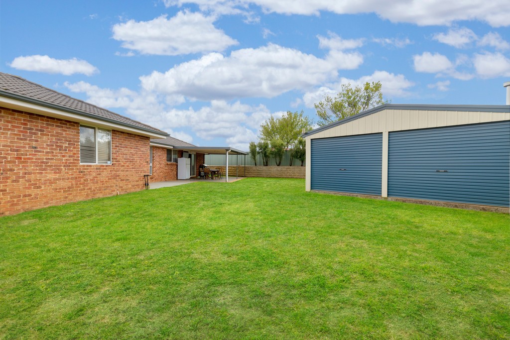 3 Melville Place, Orange NSW 2800 - photo 2