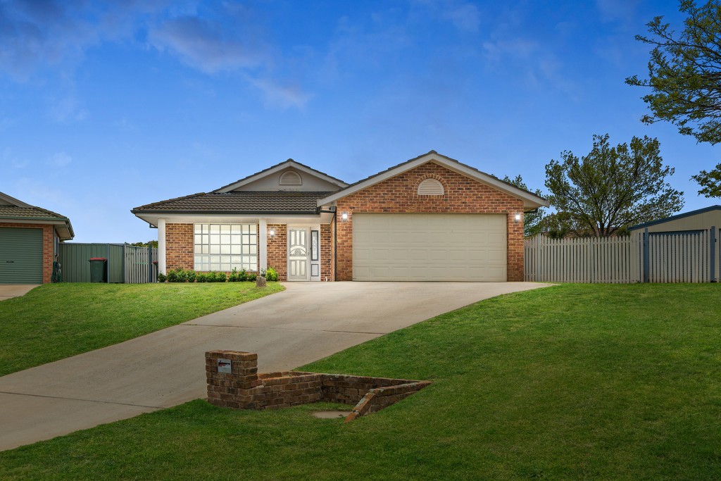 3 Melville Place, Orange NSW 2800 - McGrath Central West