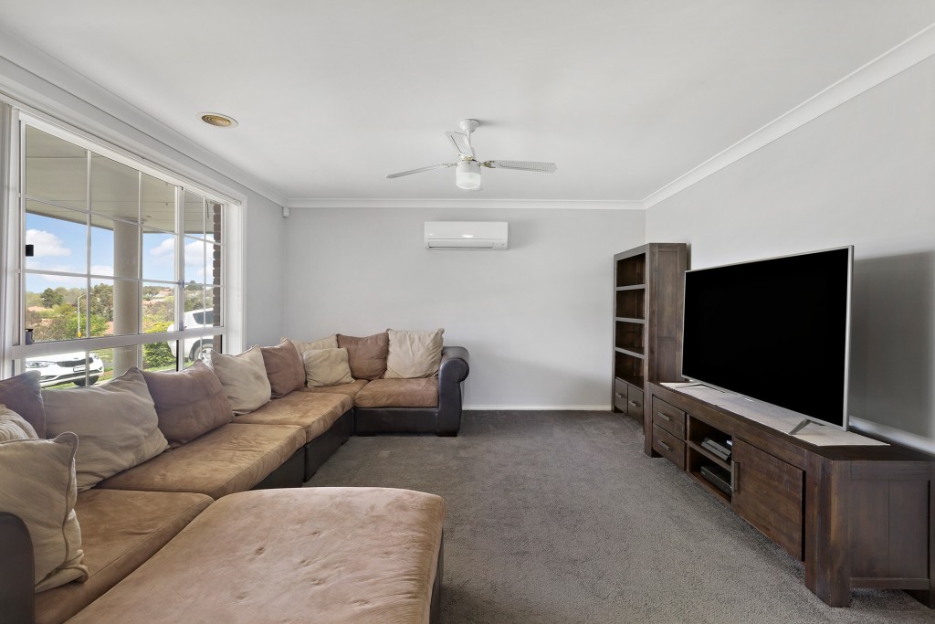 3 Melville Place, Orange NSW 2800 - photo 4