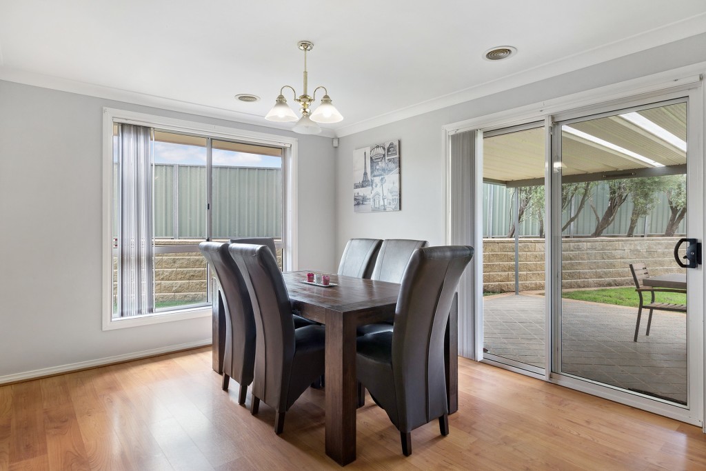 3 Melville Place, Orange NSW 2800 - photo 8