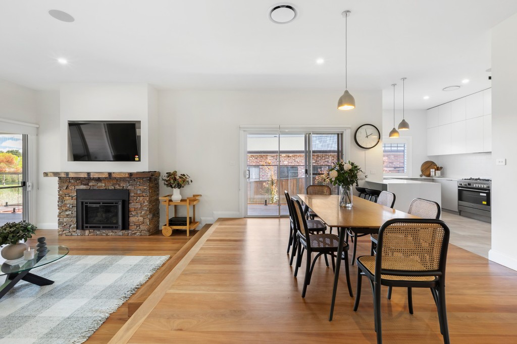 38 Haywood Drive, Orange NSW 2800 - photo 4