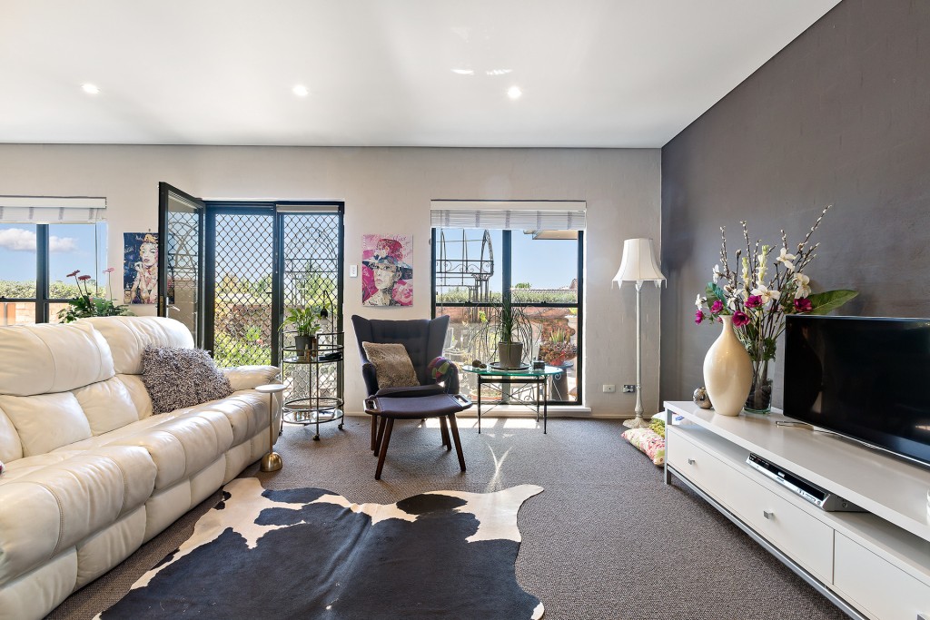 5 Roselawn Drive, Orange NSW 2800 - photo 2