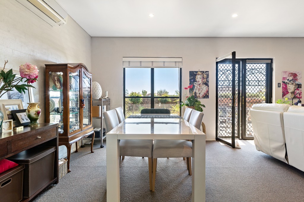 5 Roselawn Drive, Orange NSW 2800 - photo 4