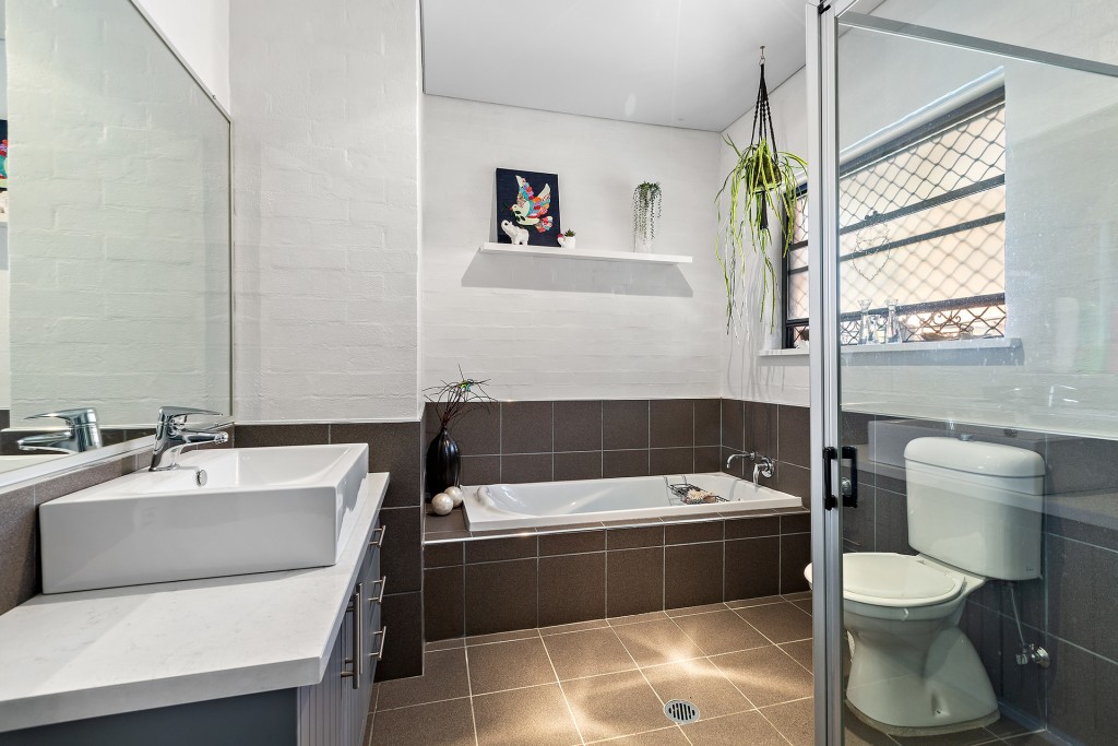5 Roselawn Drive, Orange NSW 2800 - photo 10