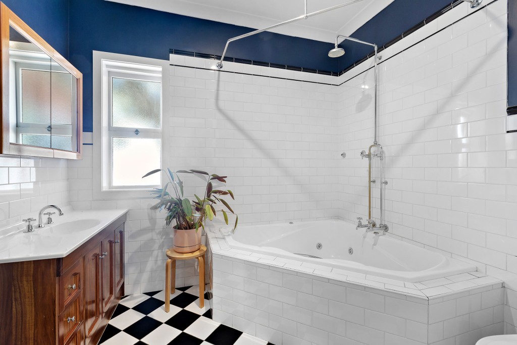 143 Sale Street, Orange NSW 2800 - photo 7