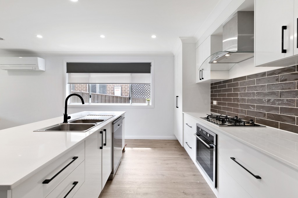 17 Stevenson Way, Orange NSW 2800 - photo 2